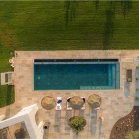  4 Bedroom Villa with Infinity Pool near Rovinj, Istria, Sleeps 8
